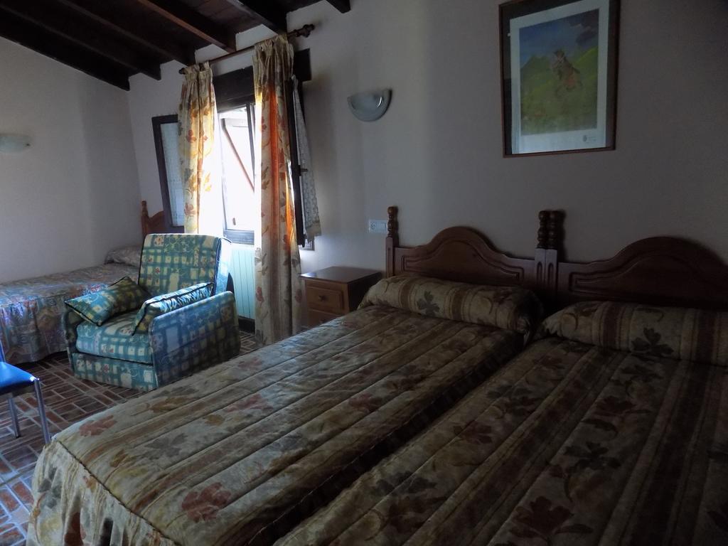 Triple Room,395480214:JPEG